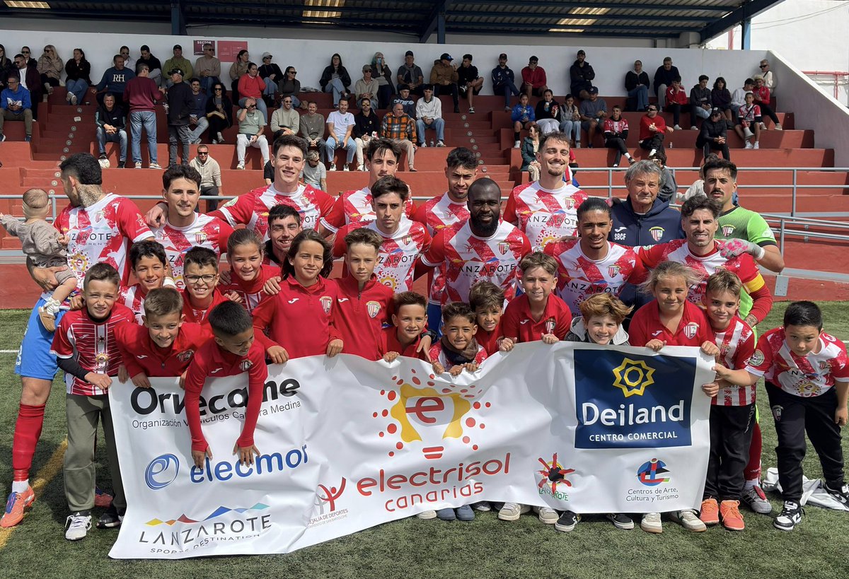 Antonioleonrgue's tweet photo. TERCERA FEDERACIÓN 🇮🇨.

FINAL en el Pedro Espinosa Colón.

San Bartolomé CF 0

@UDTamaraceite 2 (@SauSanchez , min. 70 y Aimar Pérez, min. 90+2).

Victoria importante para meter presión a los dos primeros clasificados, los de Iván Martín son 3° con 45 puntos igual a Tenerife C. https://t.co/dxTBLp0cWu