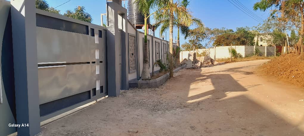 anzaly97553's tweet photo. Fence work renovation is done https://t.co/0S43ZgJtah