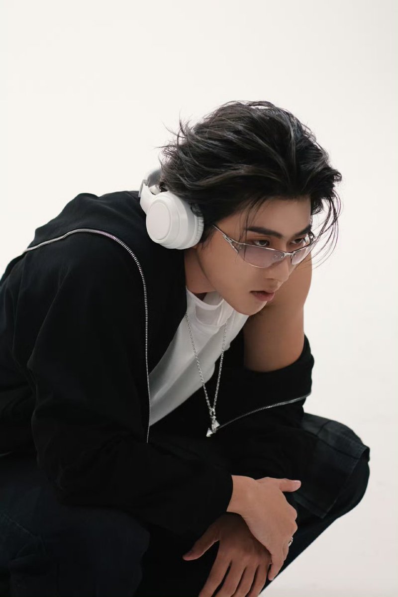 KUN crafts the most sophisticated sound. KUN at Krazy Super