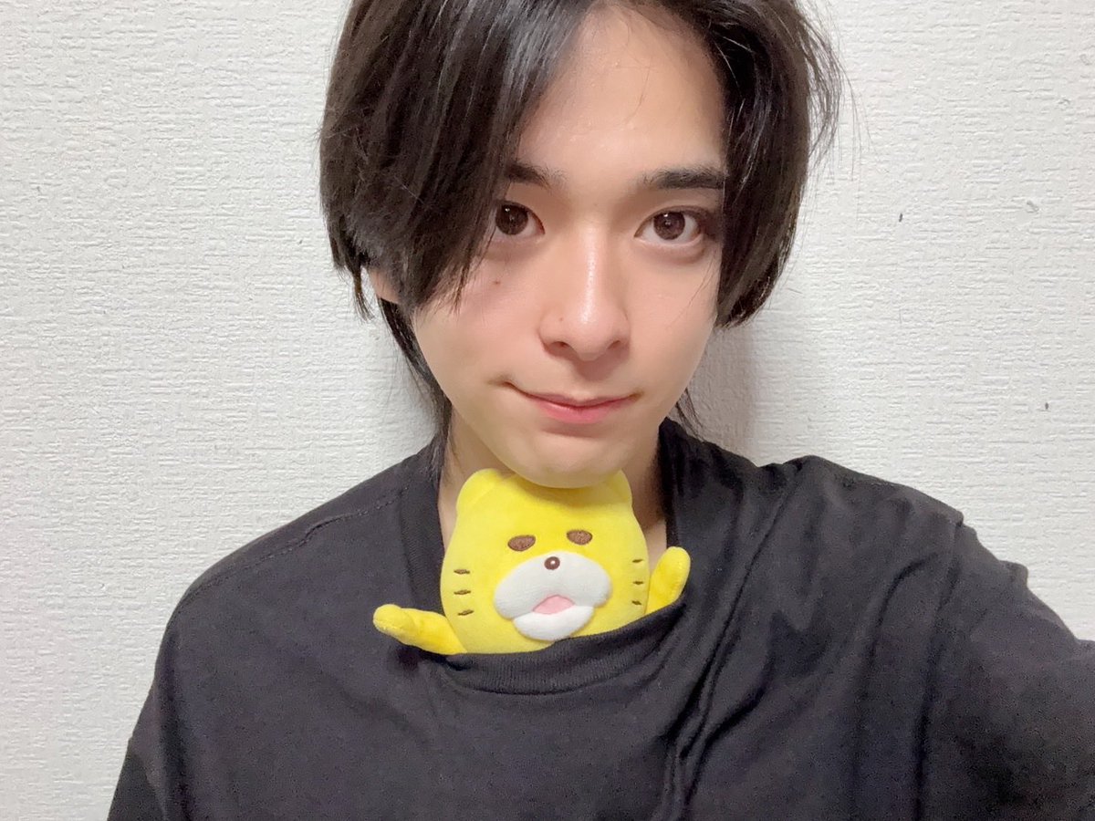 shion_otomo's tweet photo. おやすみなさい😴
あっ！今日で最後！！
見届けてくれてありがとー！！
#一週間自撮りウィーク https://t.co/LQtXpJJmrU