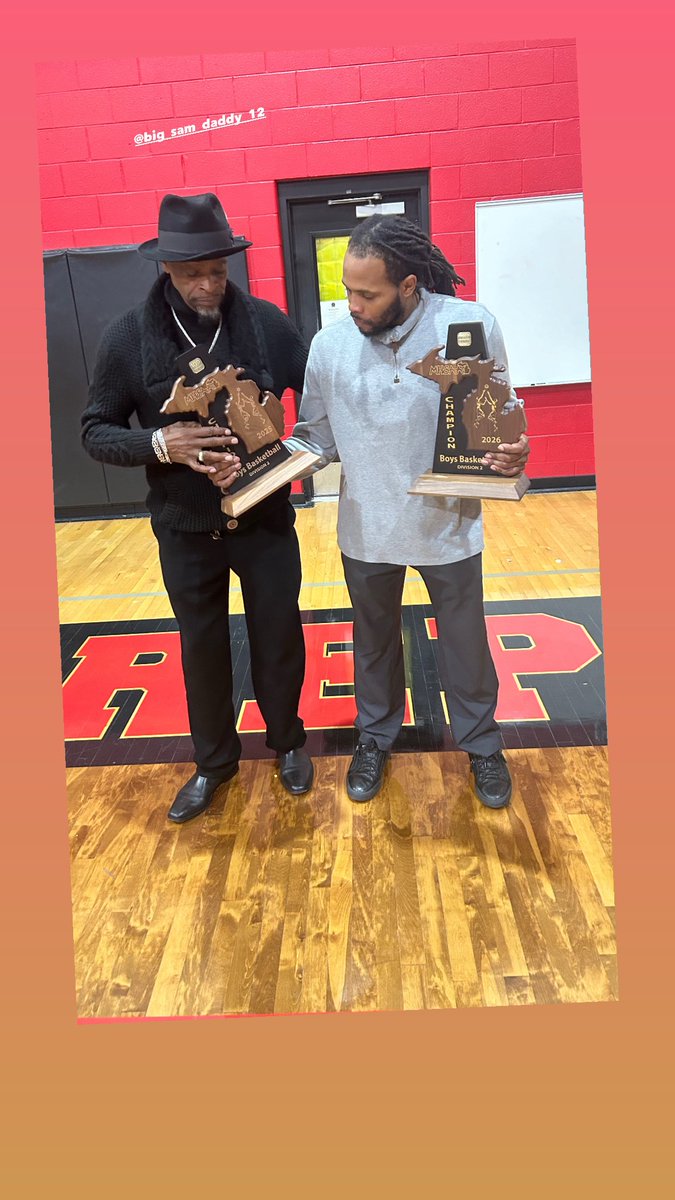 CoachSam03's tweet photo. Back to back district champs
Westfield prep 47 
Redford Union  44

@TheDZoneBBall @scoopIPS @PrepHoops  @HWFoundation @MHSAA https://t.co/mkQykGspGa