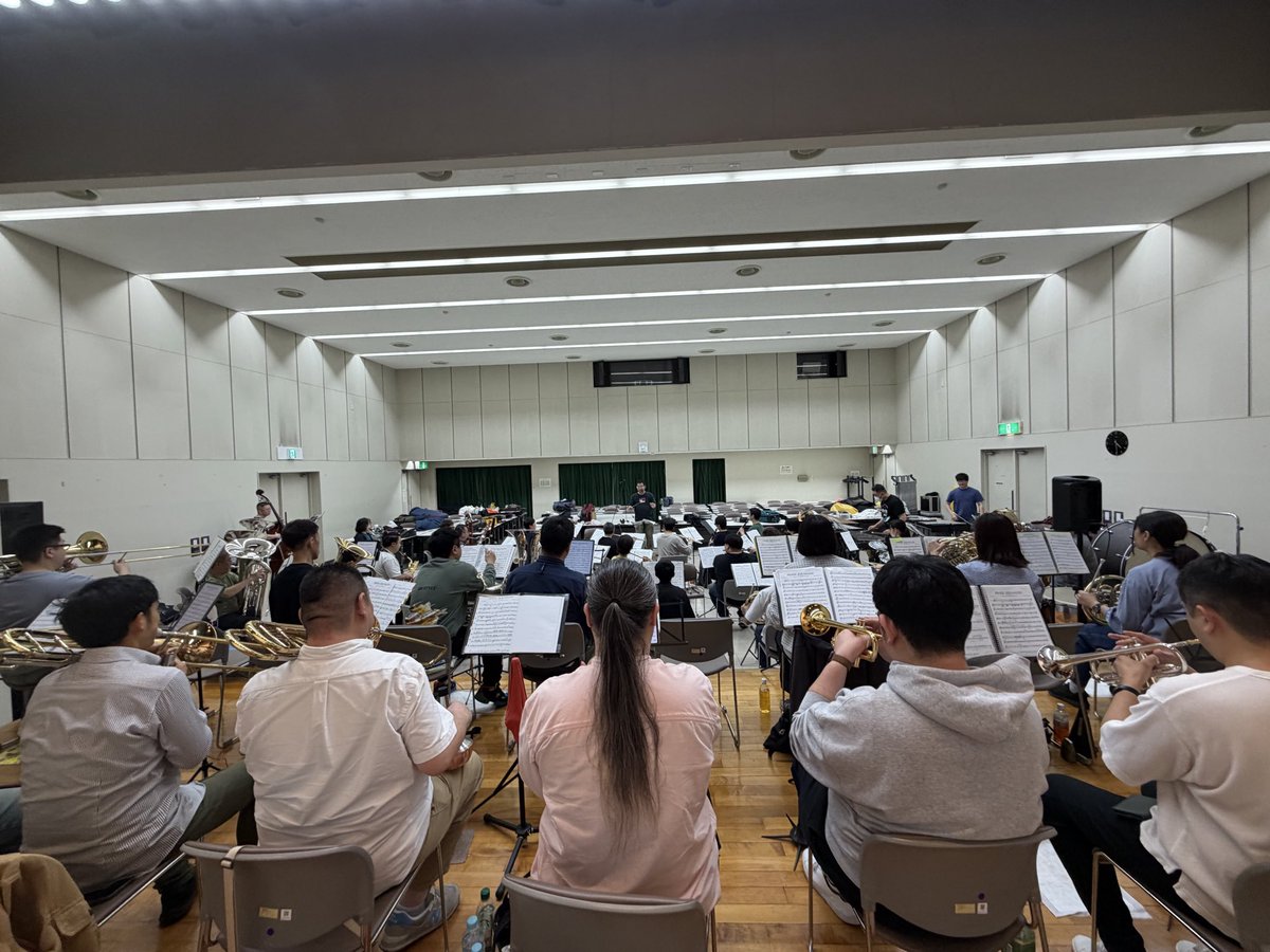 HokusoSW's tweet photo. いよいよ来週末が本番。
今日は久しぶりの合宿です。
みっちり練習した後は、もちろん渾身の、もとい懇親のひと時。人生の節目を迎えた（迎えそう）な方々のお祝いもしました。
いくつになっても、音楽でつながっている仲間がいるのは嬉しいことですね！
明日の練習は、みんな元気に揃うでしょうか… https://t.co/RWKiLMjzW4