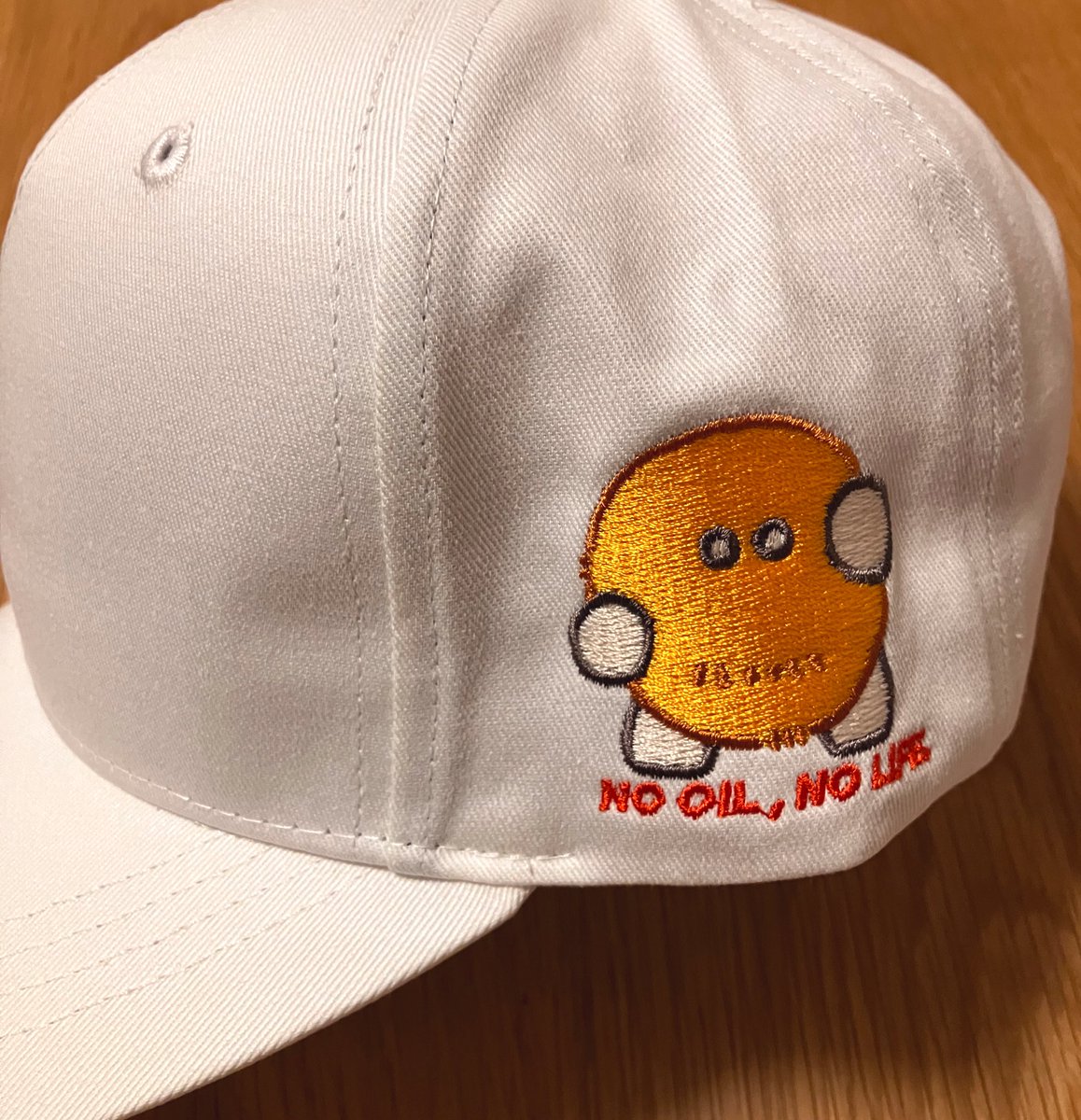 hanako_tori's tweet photo. え〜〜〜！！？！！！！見て見て見て見て見て見て

初めてキャップ🧢作った！刺繍の縫製とっても綺麗！
印刷所さんは　#cornerprinting さんです❣️ https://t.co/03bTkTdKKK