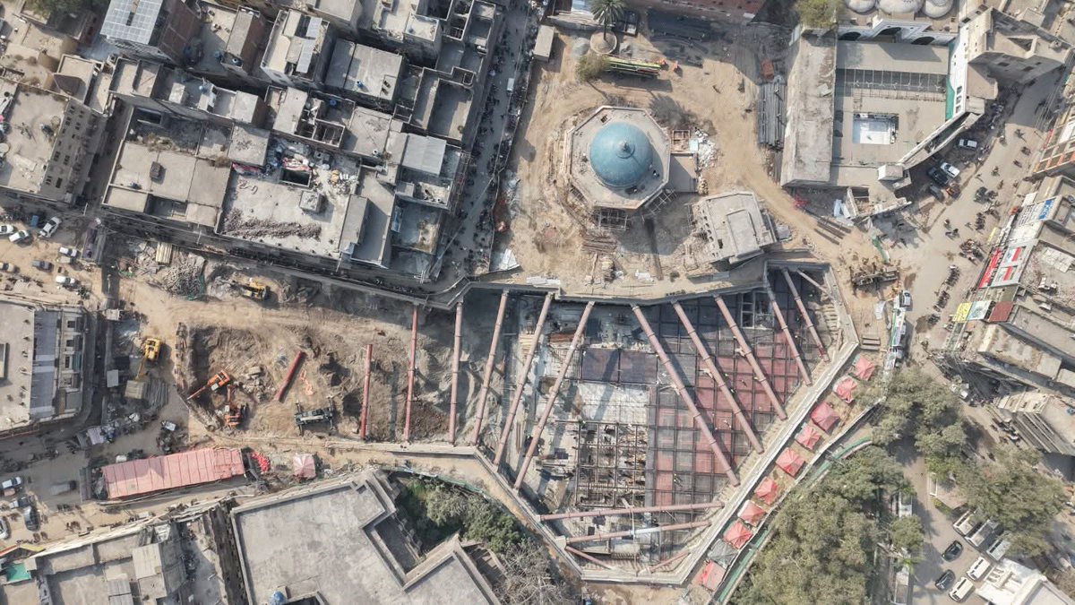 developingpak's tweet photo. Work on the Nila Gumbad Underground Parking Plaza is progressing at a rapid pace.
The roof of the parking plaza’s basement three area will be laid in the next few days.
© Lahore Development Authority
#LDA #Lahore #NeelaGumbad #Punjab #Pakistan https://t.co/C8MEkHW92v