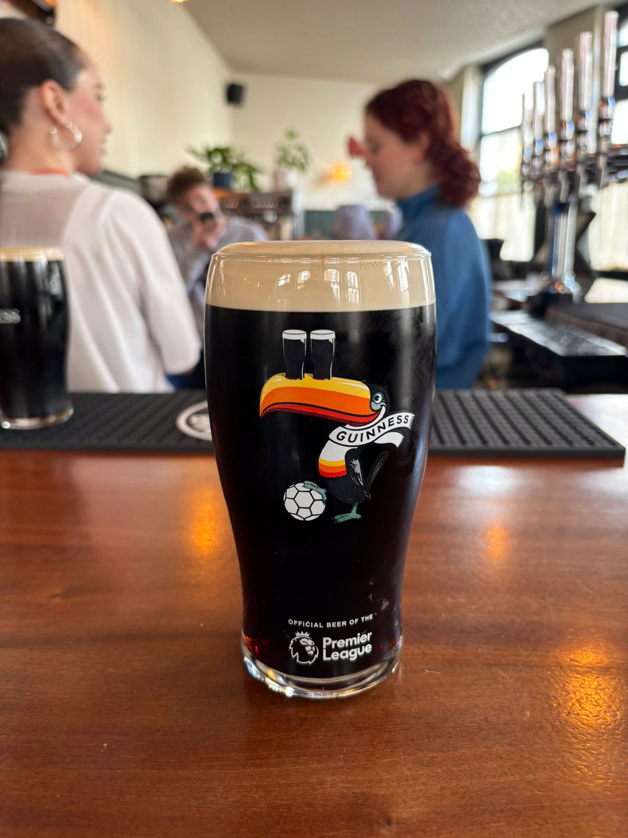LondonPubMap's tweet image. Moyletts, London’s newest Irish pub. Top Guinness, friendly Guv’nor, great to see an old pub reborn. #clapton #guinness