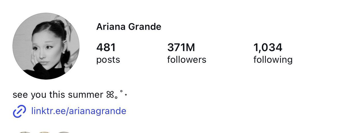 Info Ariana tweet media