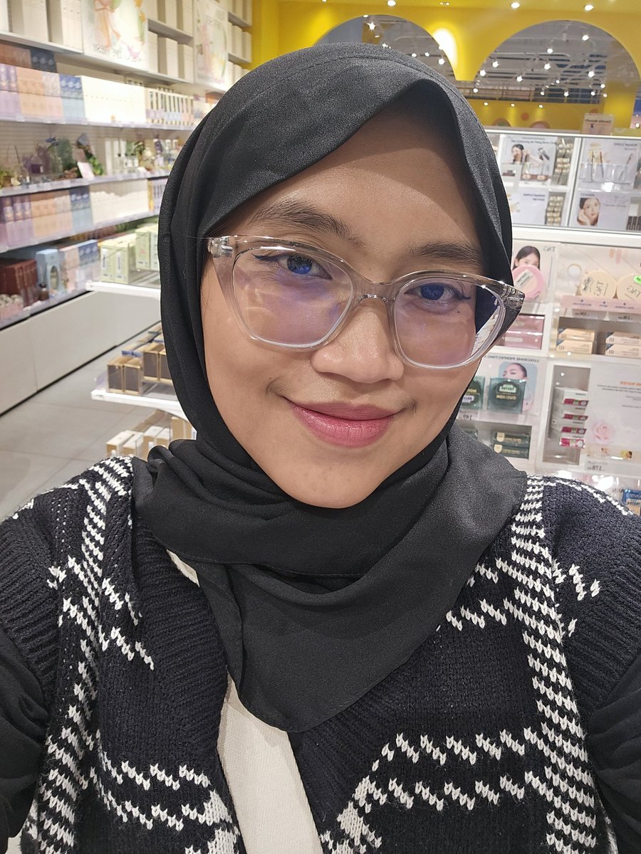 please please.... semenjak ganti ke physical sunscreen udah ga ada jerawat rewel lagi 🥹