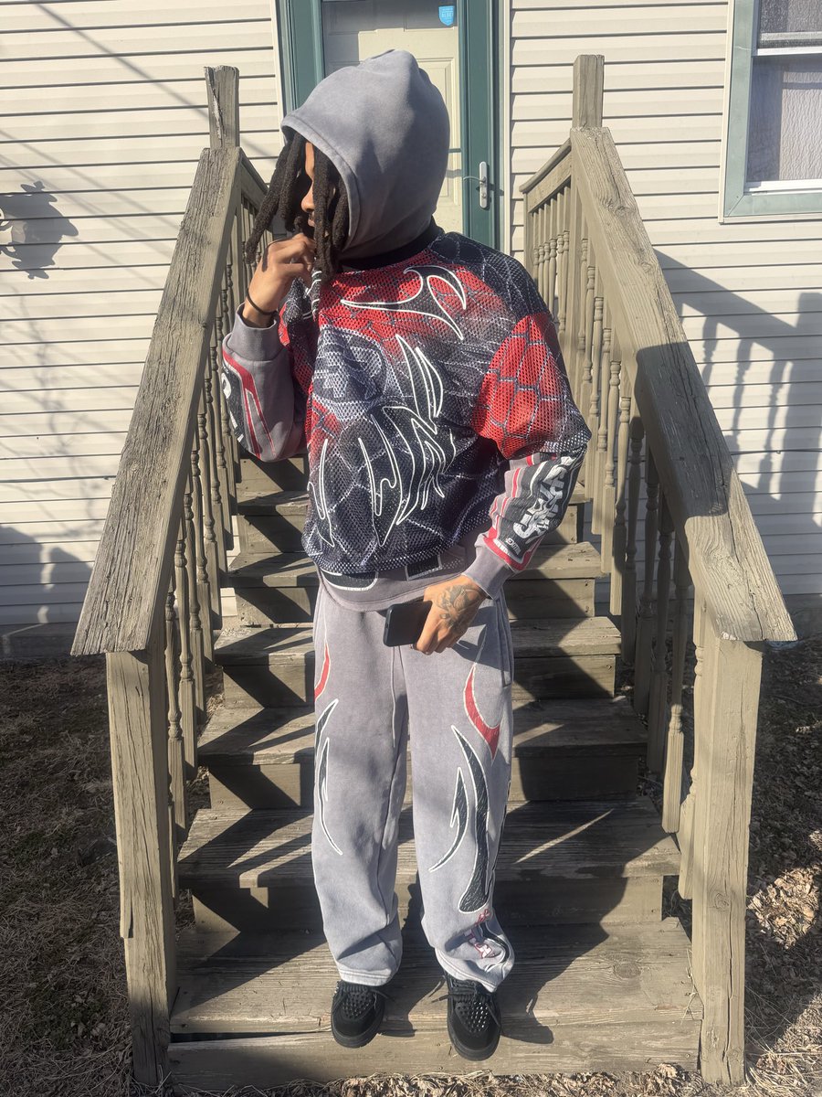 TwoTone999's tweet photo. I just pop shi🤷🏽‍♂️💯🦶🏽 https://t.co/d1gk8NT8j0