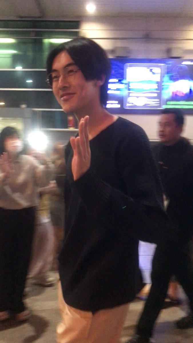 Nong Gorn หล่อมากเลยครับ งงมากเลยครับ~🥹
#PROXIEth #PROXIEGorn #PROXIE1stFANCONinVN