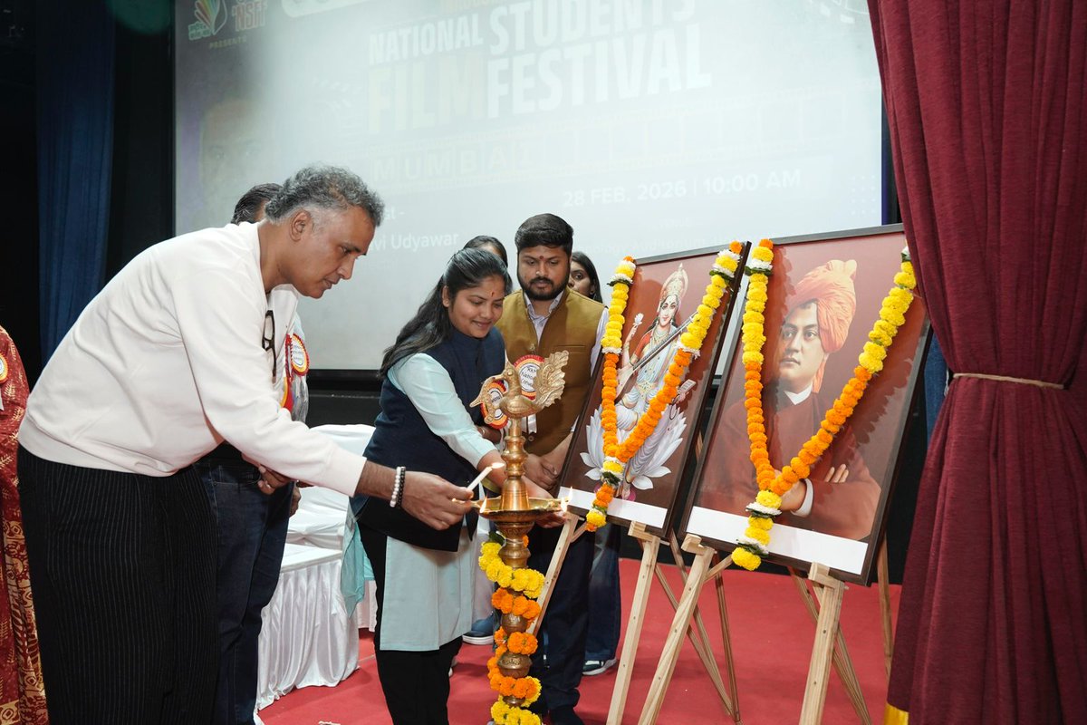 nsffmumbai's tweet photo. राष्ट्रीय कला मंच द्वारा आयोजित NSFF ( National Student film festival 2026 ) का उद्घाटन मुंबई विश्वविद्यालय में फ़िल्म निर्देशक श्री रवि उद्यावार, श्री राज कांबले, सुश्री पायल किनाके (राष्ट्रीय मंत्री, अभाविप), श्री अभिनव दीप (राष्ट्रीय संयोजक, राष्ट्रीय कला मंच) https://t.co/8uqal32CRk
