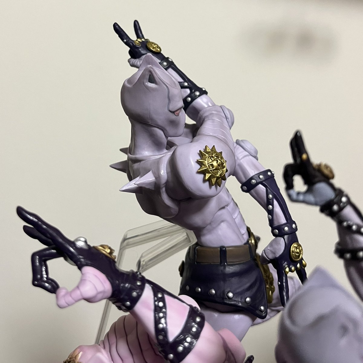 夏坂さん造形のキラークイーンは 人差し指に起爆スイッチがあるの