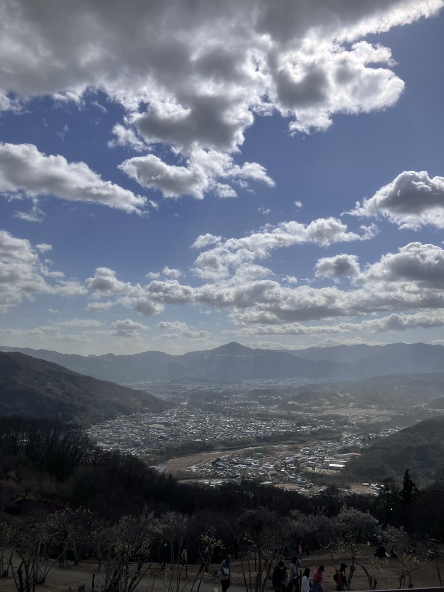 shirooolong's tweet photo. 今月もありがとうございました🙌
2月最終日は山へ行ってきました☺️

賢者ならうちで寝てる3巻発売中ですので
引き続きよろしくお願いいたします！✨
よければツリー先へ感想もお待ちしております🥹 https://t.co/vT6ZvhGayW