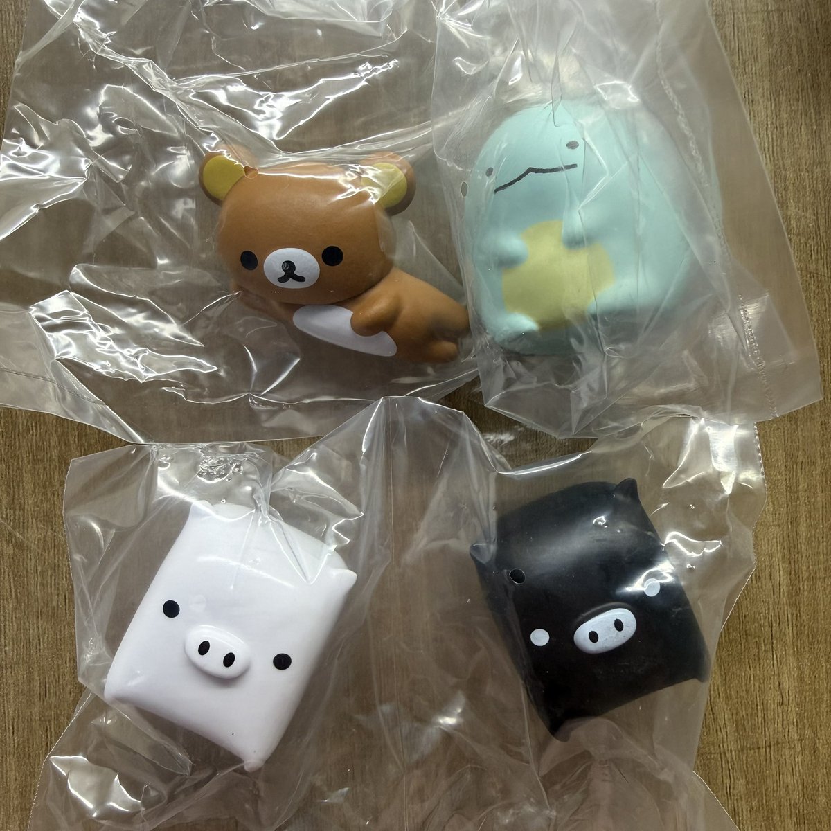 거래 tweet media