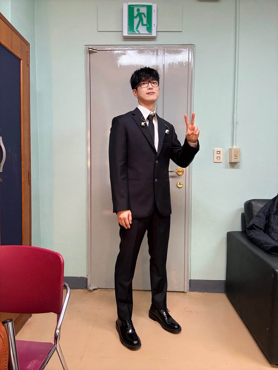 HahyunwooO's tweet photo. #PHOTO

2026.02.28 
노원구민과 함께하는 2026 신년 음악회

아름다운 하모니로 함께해주신 #방성호 지휘자님과 #웨스턴심포니오케스트라 
그리고 멋진 관객분들 감사합니다! 

#하현우 #국카스텐 
#노원구민과함께하는2026신년음악회 https://t.co/1ahNRLghwg