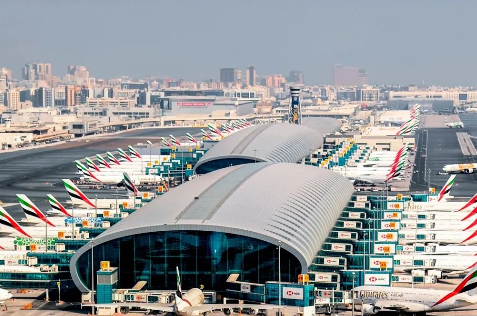 UAE  โดนผลกระทบปิดน่านฟ้า ตอนนี้วุ่นกันใหญ่ละค่ะ เครื่องบินติดแหงกไปไหนไม่ได้ ผู้โดยสารตกค้างเพียบ

28 กุมภาพันธ์ สนามบิน #Dubai International และ Al Maktoum International ประกาศระงับทุกเที่ยวบิน หลังขีปนาวุธจากอิหร่านพาดผ่านน่านฟ้าอ่าวอาหรับ