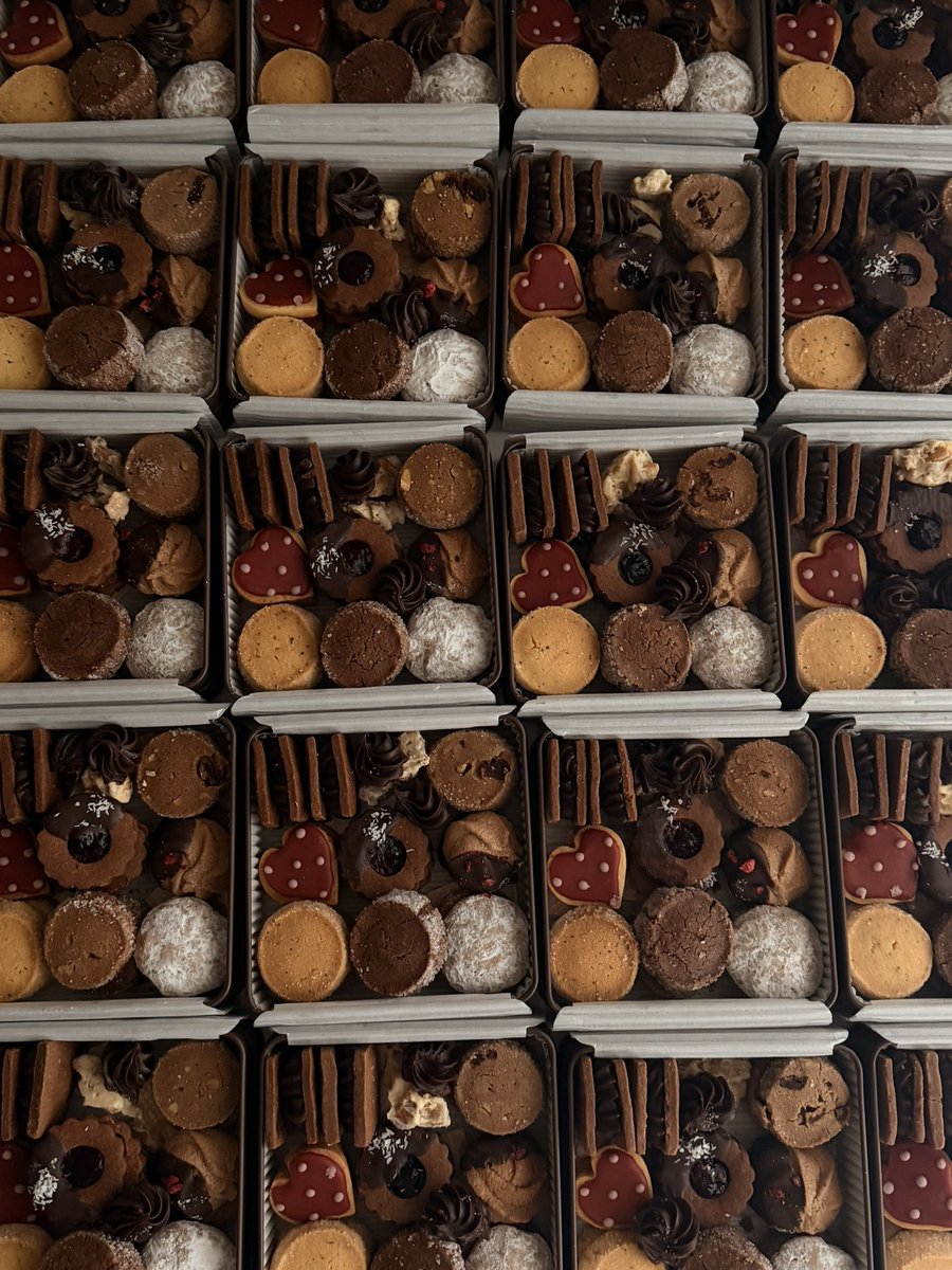 megu'café tweet media