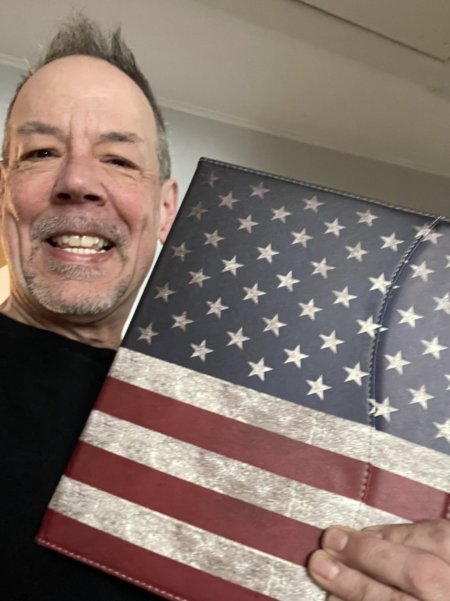gdoigmarx's tweet photo. Taking back the flag! We need to take back the flag and our country from lunatics. https://t.co/JziqNKTPNC