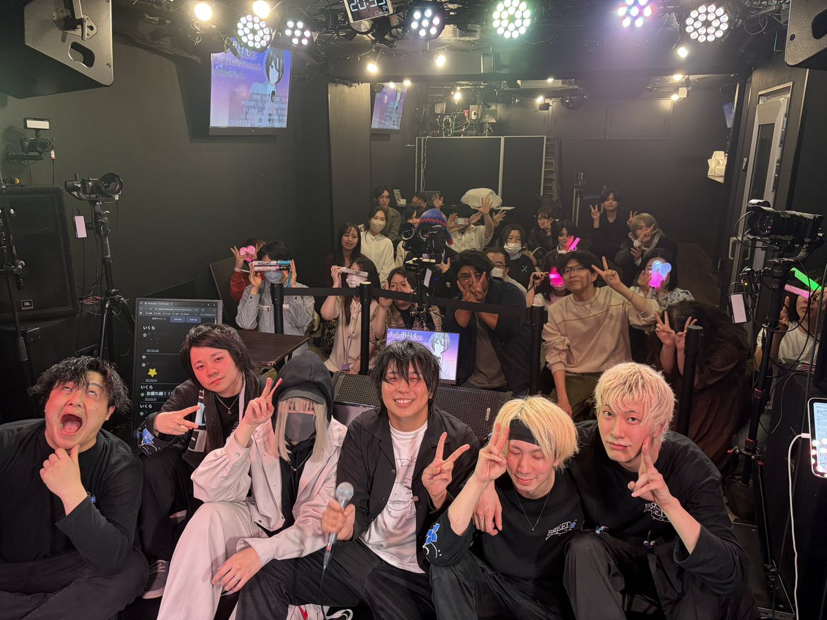 inununununu_wan's tweet photo. 取り急ぎです！！！！
モモクラ1stワンマン「また明日も」ありがとうございました！！！！
超最高の思い出になりました！！
感想めちゃくちゃありますが明日以降にまとめます

とにかくありがとう🍑
明日も一緒に生きようね https://t.co/0TRHpoW66X