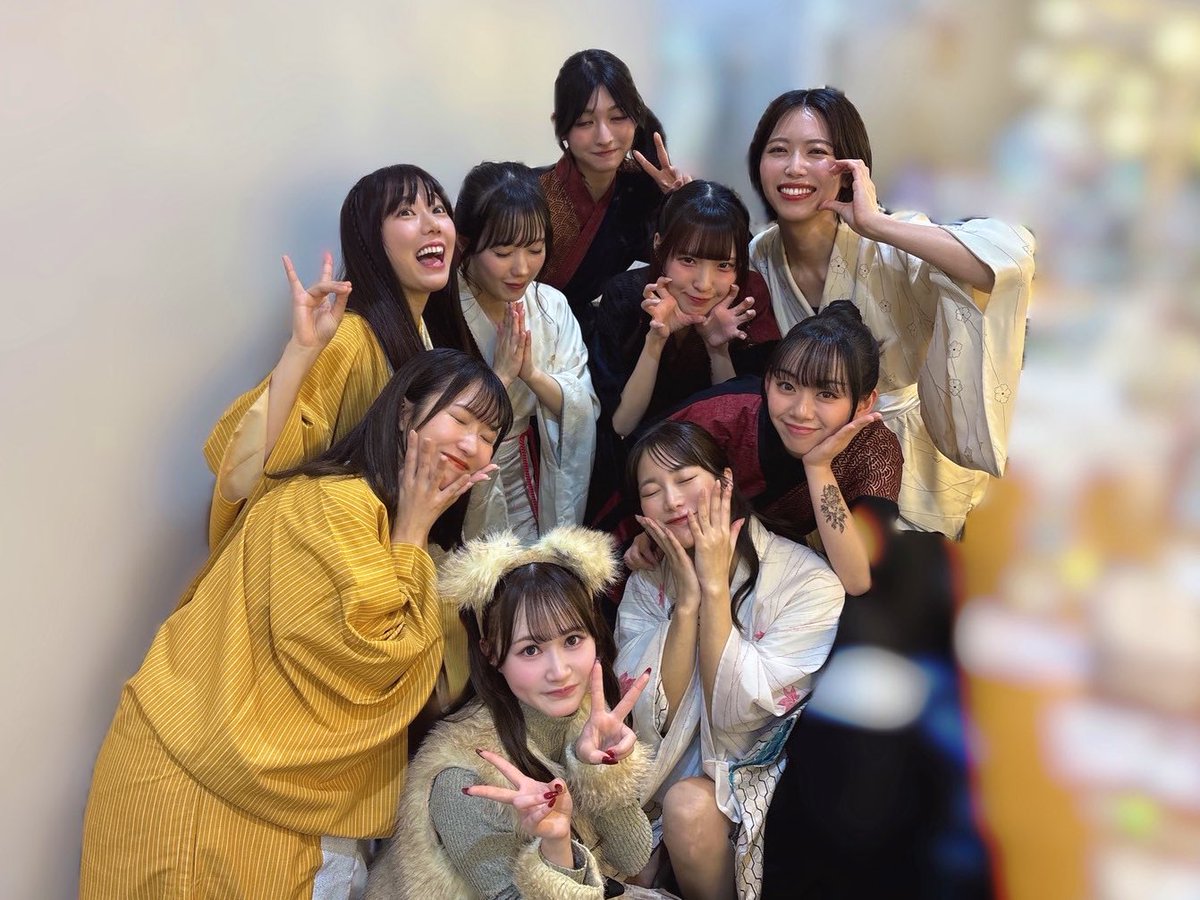 _ayase_ayase's tweet photo. #権乱業火5 3日目
ありがとうございました⚡️
アフタートークもお客様が温かく
あっという間で楽しい時間でした🗣️

ついに折り返し。
残りも全力でお届けします！
千穐楽までよろしくお願いします🙇‍♀️ https://t.co/OIh60zJfy8