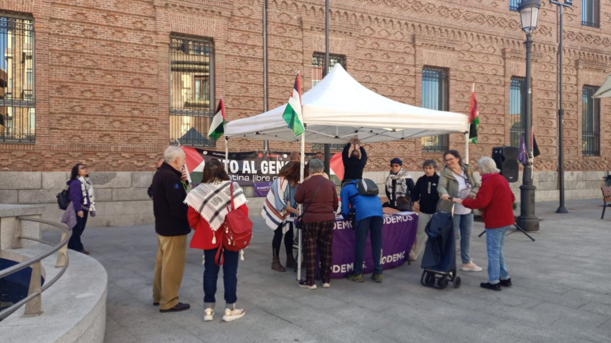 PodemosLeganes's tweet photo. 🇵🇸🔥Hoy en Leganés recogimos firmas y sumamos voces contra la complicidad de la UE con el genocidio.
Cada firma es un paso más.
Cada persona, una fuerza imparable.
No vamos a callar. 
Seguimos organizándonos. ✊
#FinALaComplicidad #JusticiaParaPalestina https://t.co/TIIQpXpTLF