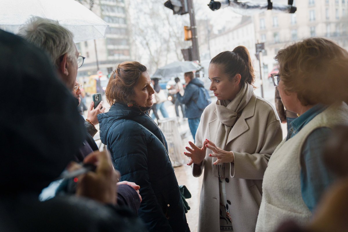 📆 J-17 UN JOUR, UNE MESURE

🚗 Indiquer aux automobilistes les places disponibles en temps réel

📍Quand vous rentrerez une adresse dans votre GPS, il pourra vous conduire directement à la place libre la plus proche de votre destination.

Environ 30% du trafic de centre-ville