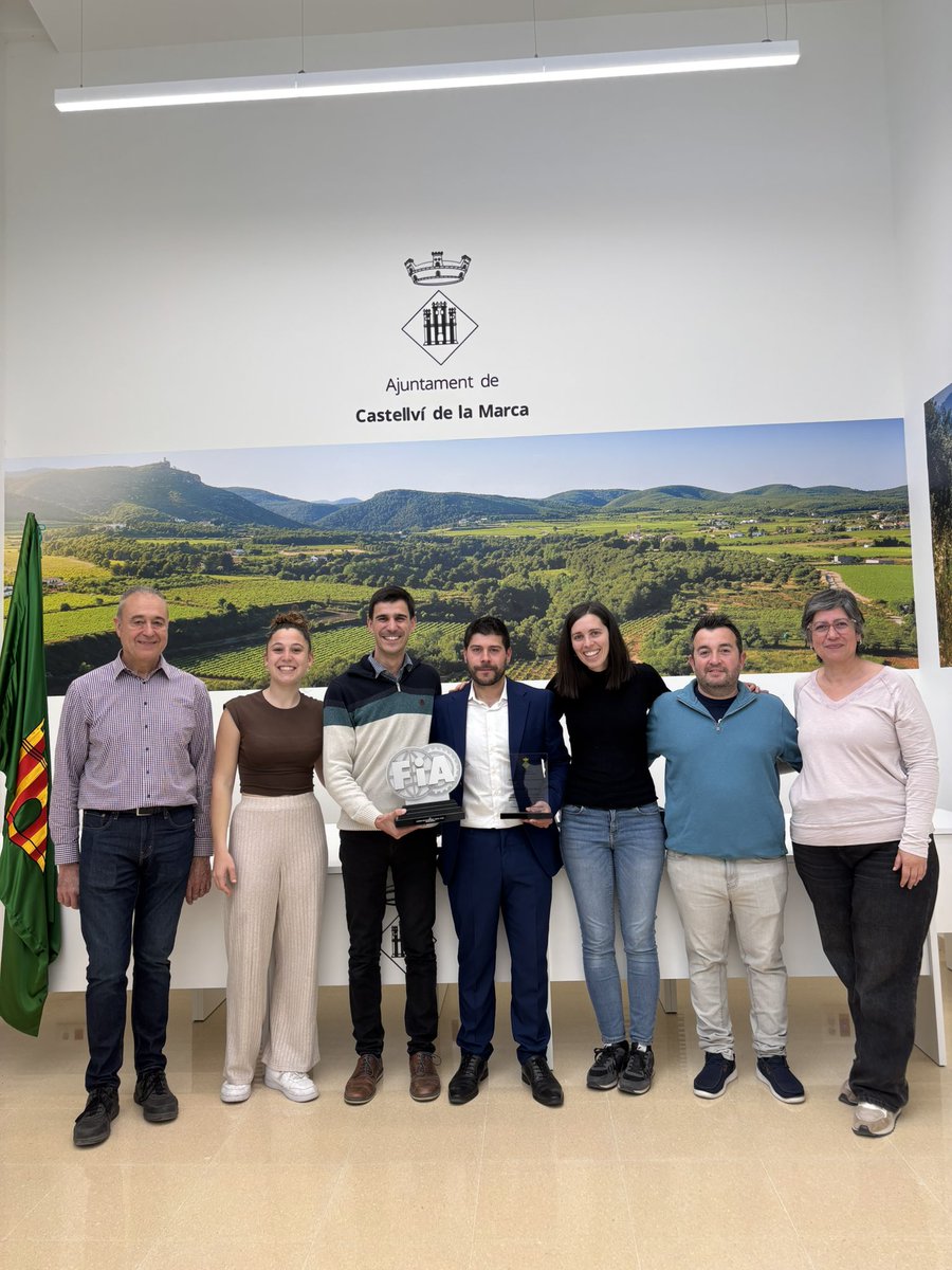 eliseu_alegre's tweet photo. Castellví de la Marca té l’orgull de reconèixer l’esportista de Car-Cross, Ivan Piña Chinchilla, pel seu brillant palmarès i per portar el nom del nostre municipi arreu dels circuits. @castellvimarca @XaviMistter https://t.co/y0arWRfouO