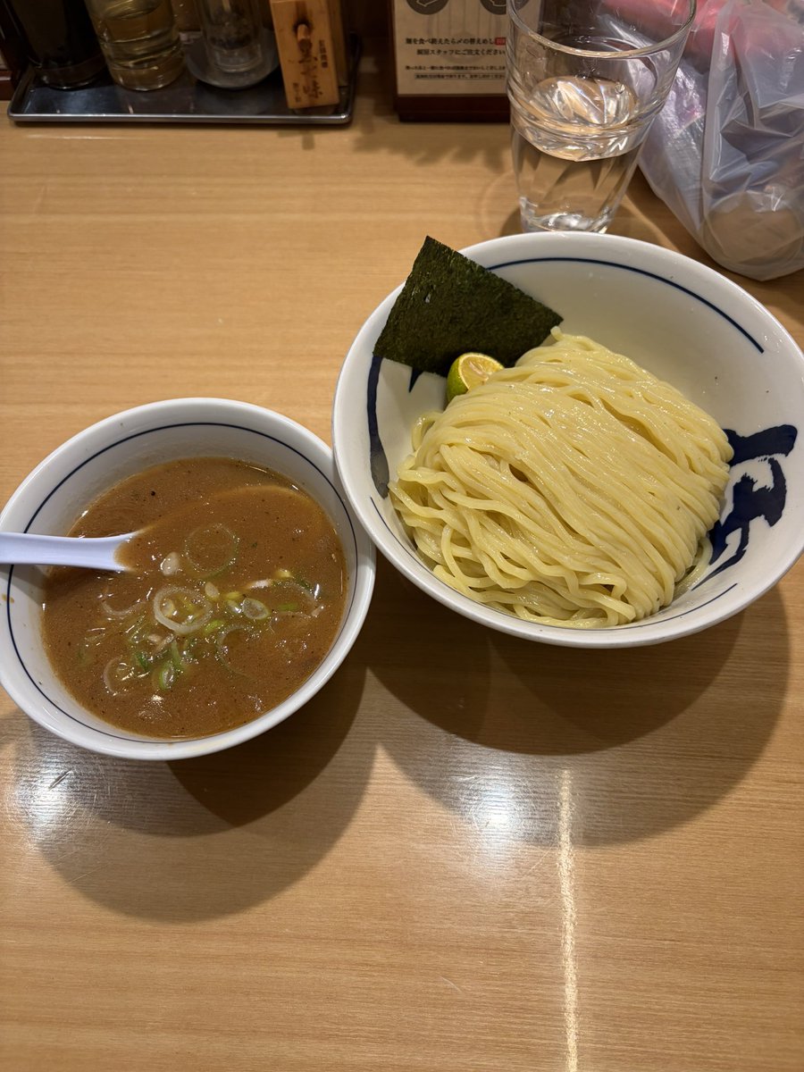マルハンのクイズ大会はもうキモいからやめて欲しいと願う
店の傾向をデータを見て狙い台つけてツモるのが差がついて楽しいのにクイズ大会の全系に騙されてクソイラつきまくるからマジで規制して欲しいしやめて欲しい
最近どの店もおもろくない