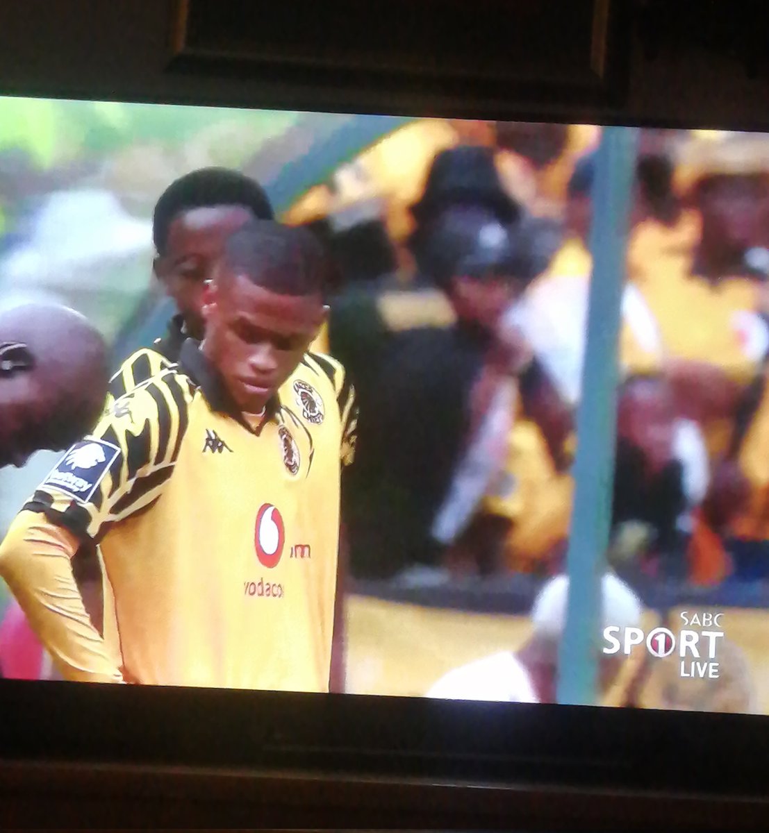 LolzPat's tweet image. Halftime done, and the Chiefs are still in it! Can’t wait to see the second half fireworks.

#ChooseASide