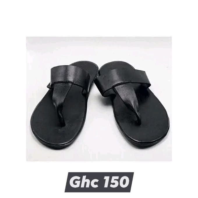 KobyWan23's tweet photo. @Prrrrkss @kwadwosheldon Order for your locally made sandals and slippers on whatsapp on 0555550352 https://t.co/pCYVZMBPYY