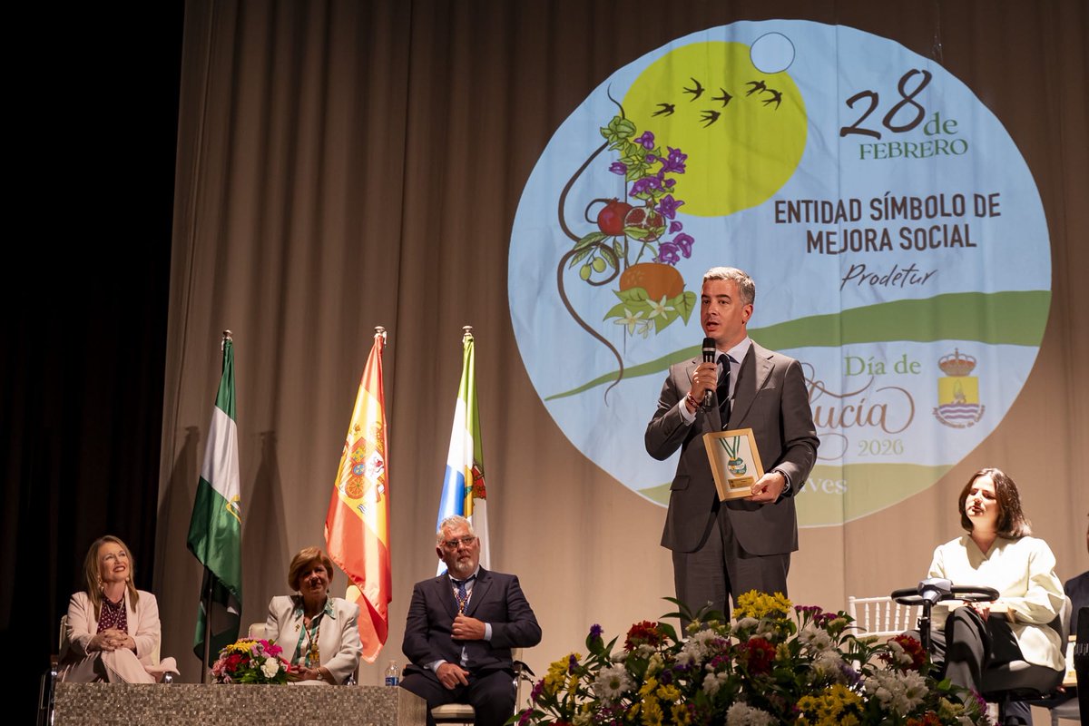 prodetur's tweet photo. 🎖️ Orgullosos de recibir la Medalla de Andalucía 2026 de #Gelves. Un reconocimiento a la labor de Prodetur en la promoción económica y turística de nuestra provincia.
¡Gracias al Ayuntamiento por este estímulo para seguir trabajando por nuestros municipios!
#provinciadesevilla https://t.co/ODAMyJ0uEv