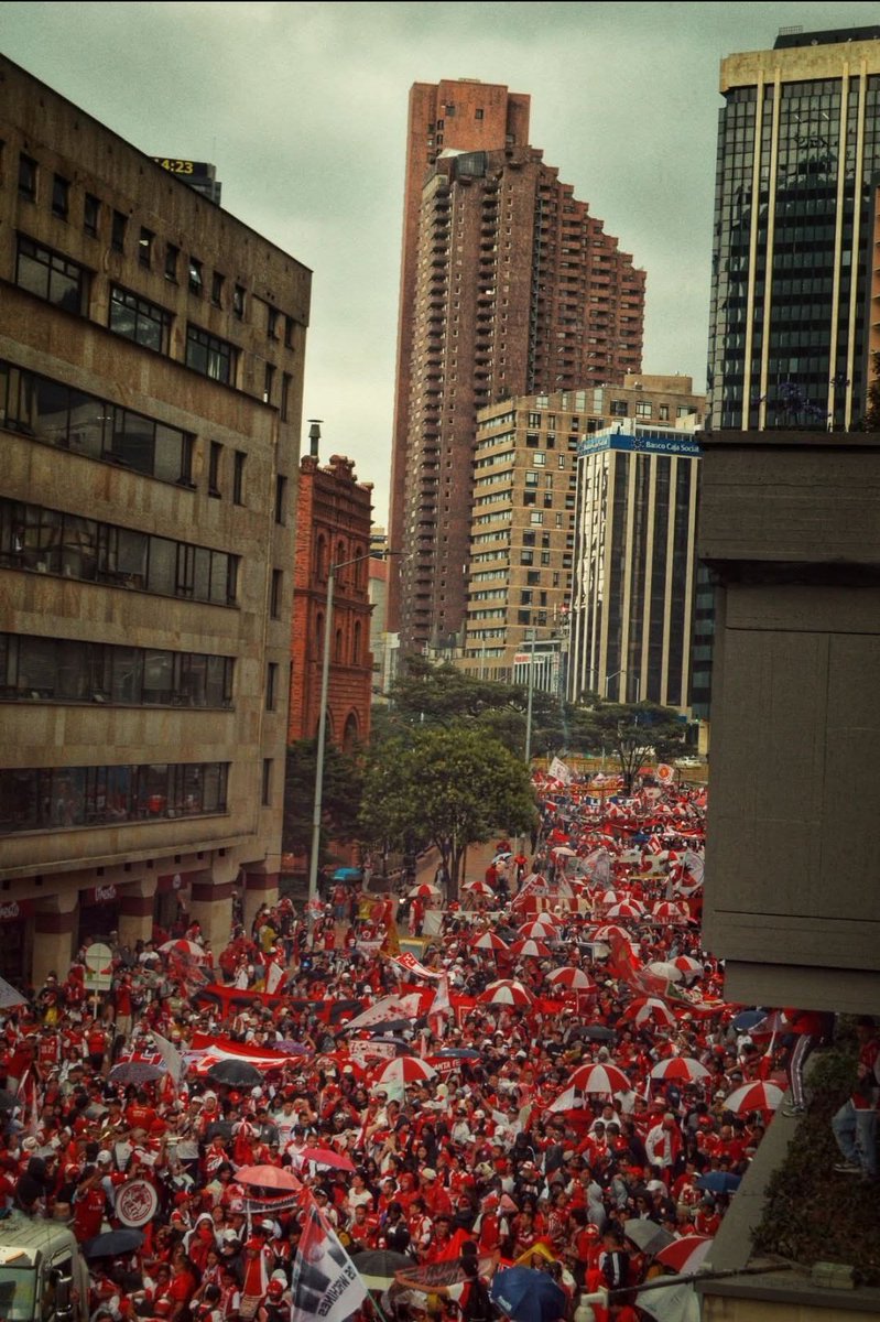 Felices 85 Años INDEPENDIENTE SANTA FE 🇮🇩

Feliz Cumpleaños Campeón Continental 🦁