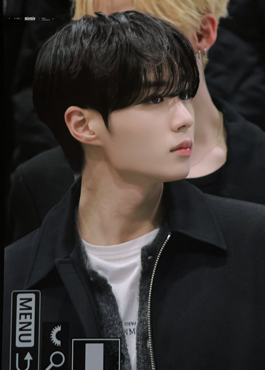 김준서 옆태 tweet media