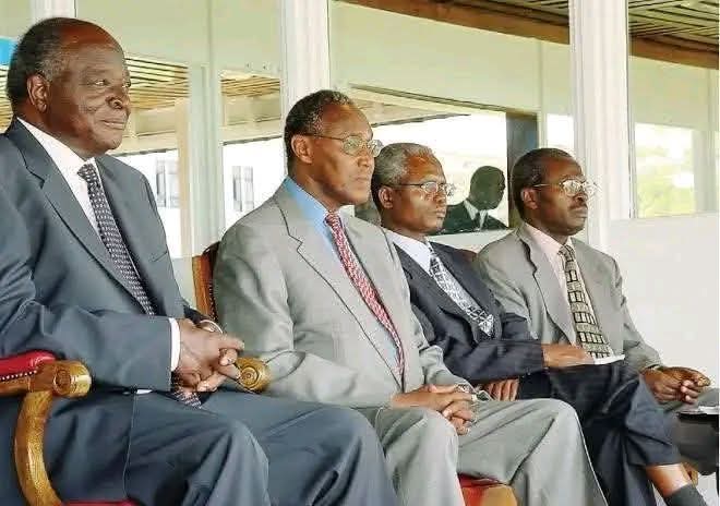 KIBAKI's 1st Cabinet in 2003.

1. President - Mwai Kibaki
2. Vice President - Kijana Wamalwa
3. Finance - David Mwiraria
4. Foreign Affairs - Kalonzo Musyoka 
5. Roads, Public Works and Housing - Raila Odinga 
6. Education - George Saitoti
7. Home Affairs - Moody Awori
8.