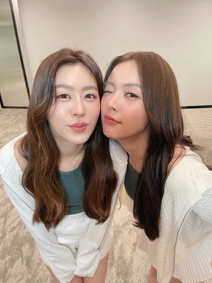 OomBam_CH3's tweet photo. วันนี้ขอบคุณพิ ๆ ทุกคนที่มาซัพพอร์ต 2จิ๋วกันนะคะ 🙏🥰🩵

DENTISTE EXECUTIVE LIVE WITH OOMBAM
#DentistexOomBam
#OomBamStarryNight
#OomBam #อุ้มแบม https://t.co/lfXaDOsMy9
