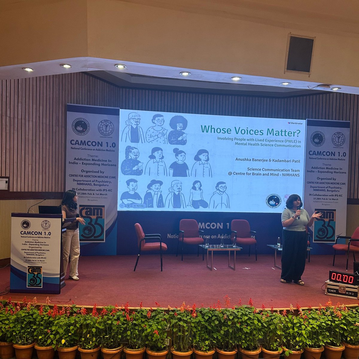 cbmnimhans's tweet photo. #CAMCON holds space for lived experience voices in addiction. @anoooshka_ @kad_leidoscope talk about ways to involve lived experience voices + an interactive art activity while @JayantMahadevan moderates a panel featuring caregivers & former patients-turned-therapists. https://t.co/FAlQcun86L