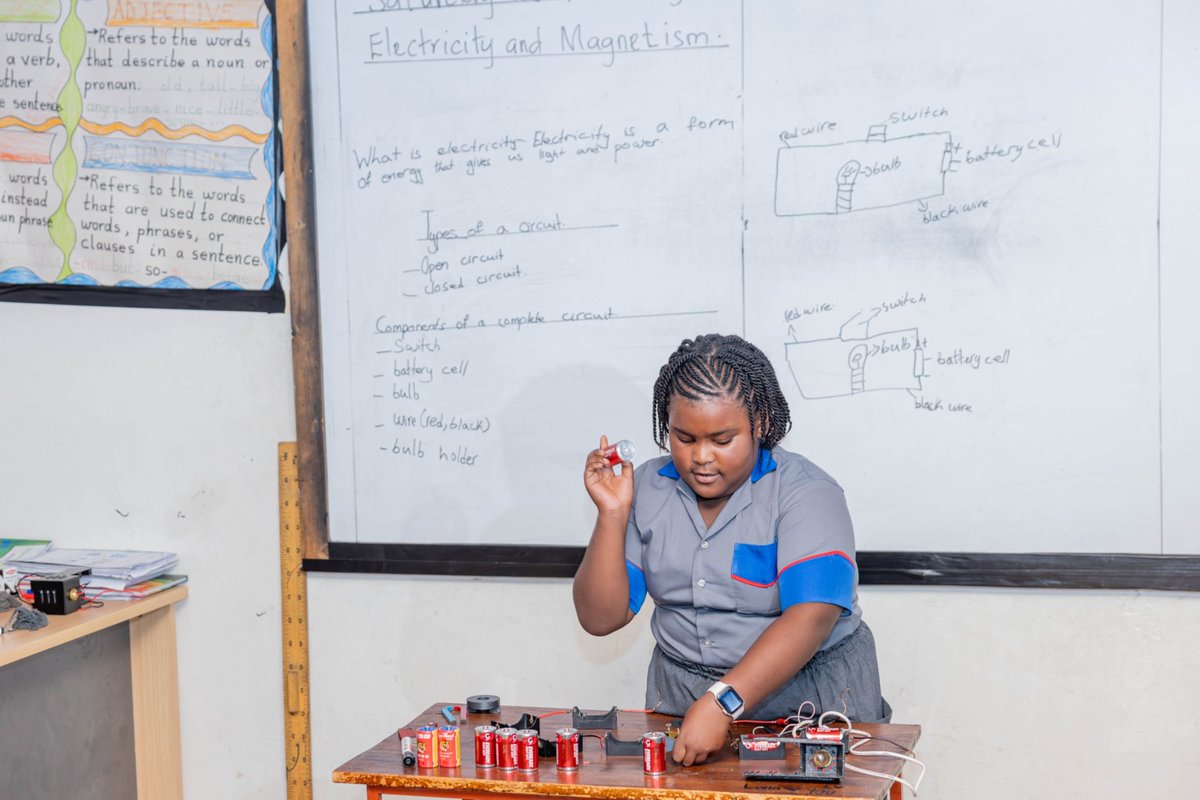 OPDD_Burundi's tweet photo. Les parents doivent se rassurer de l’éducation de leurs enfants pour garantir la qualité des cours et suivre leur évolution intellectuelle. Ce sont les propos de SE @Burundi1stLady lors de la visite qu’elle a effectuée, ce 28 février 2026, à l’école #BIMS de Bujumbura. https://t.co/S3JuJT82n7