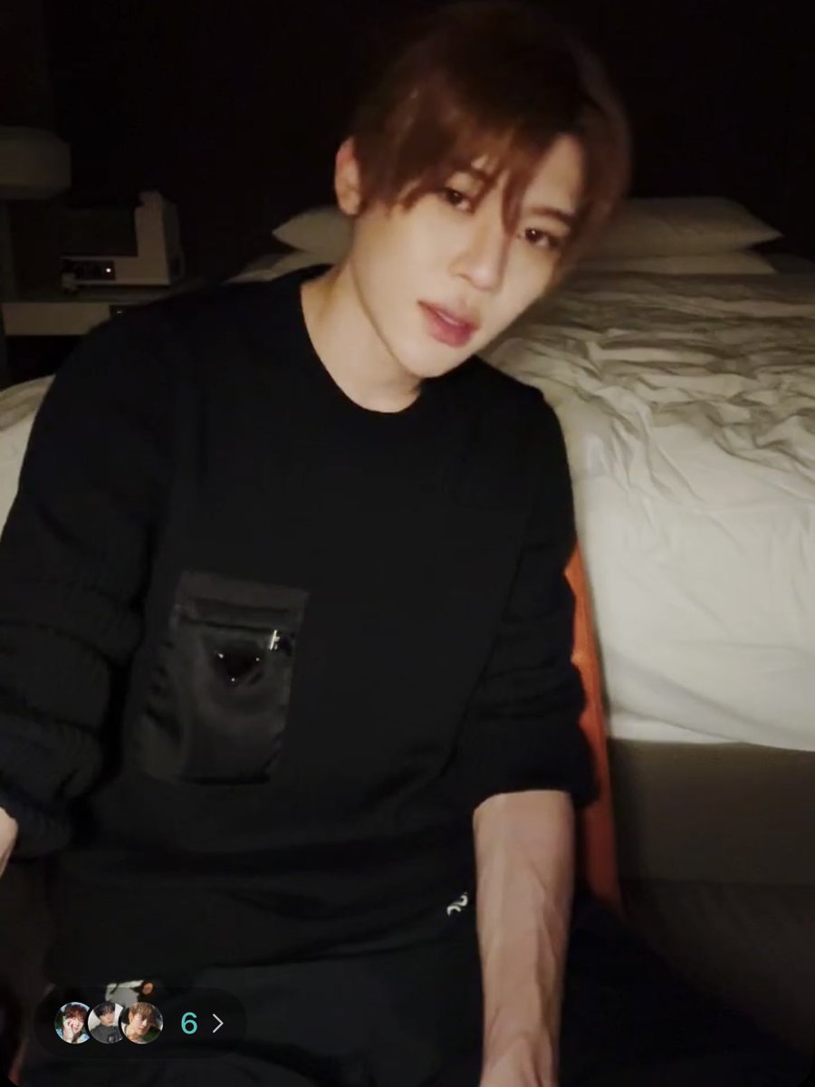 しおんくん腕の血管やばすぎて話入ってこない