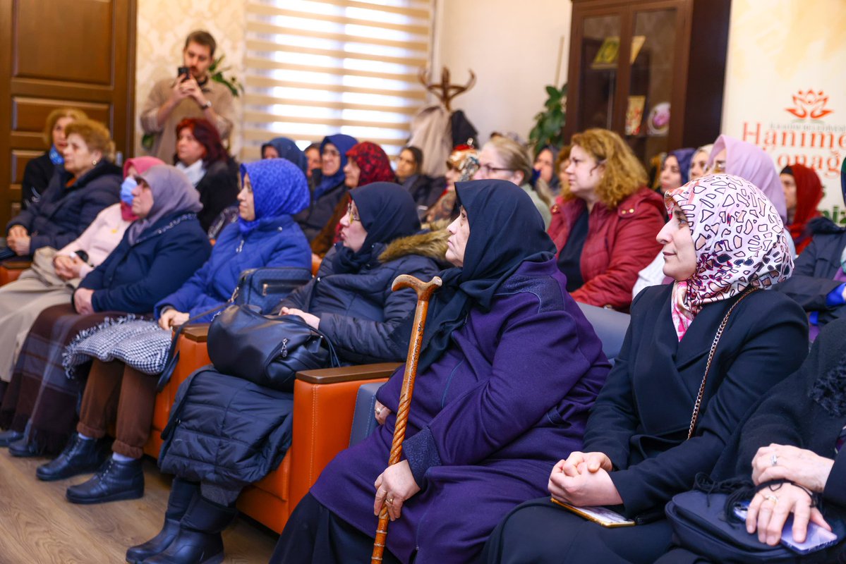 Hanımeli Konağı’nda gönül gönüle bir buluşma…

MKYK Üyemiz ve Samsun Milletvekilimiz Çiğdem Karaaslan, İl Başkanımız Mehmet Köse, İlkadım Belediye Başkanımız İhsan Kurnaz, İl Kadın Kolları Başkanımız Tuğçe Dağdemir Muslu, İlkadım İlçe Kadın Kolları Başkanımız Sevgi Çakır ve