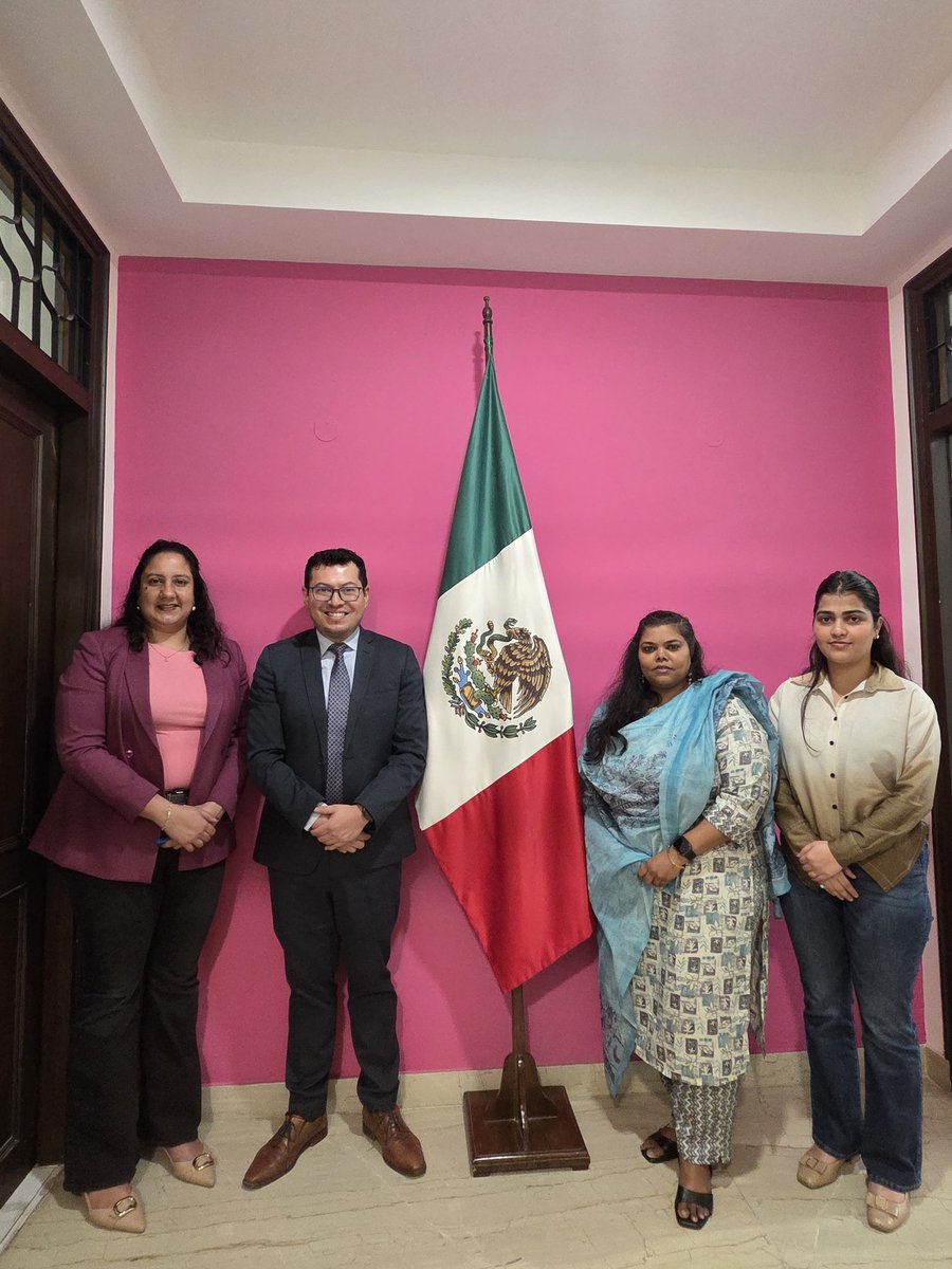 EmbaMexInd's tweet photo. The Head of Economic Affairs @RDanielDelgadoM from @EmbaMexInd received the representatives of @TPCI_  to follow-up the participation of 🇲🇽 companies in @indusfoodshow, one of 🇮🇳´s Premier Food &amp; Beverage Trade Show @SRE_mx @SE_mx https://t.co/TvSBc2ZIYC