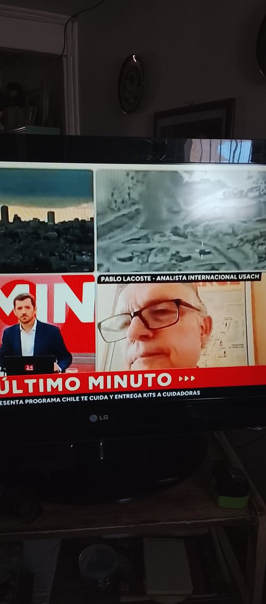 Fernand23452196's tweet photo. @24HorasTVN Invitan a un fanático israelita para que de punto de vista sobre el ataque de Israel y USA a Irán,recuerda los muertos judíos ( 1.500 ) de Octubre ,pero nada dice de los 74 mil palestinos muertos y el par de periodistas nada dice ,par de periodistas de carton https://t.co/d4Dqd6JQEF