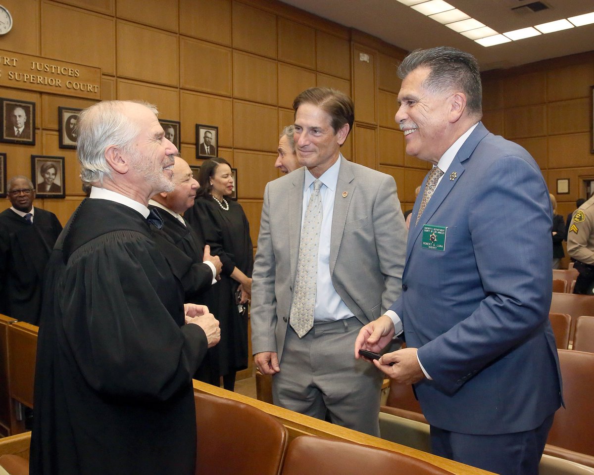 Robert Luna tweet media