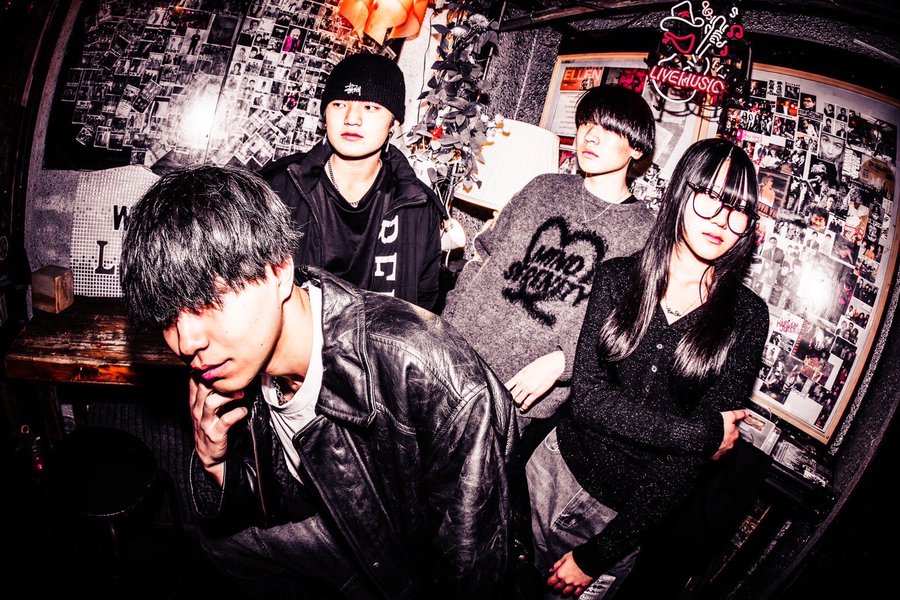 ChimneyPot302's tweet photo. インスタのオススメに『バチカン市国に愛されたい』ってバンドが出てきて衝撃だった💥これで高校生なの？特に『JOKER』って曲がヤバい！中毒性アリ 今日ずっと聴いてる https://t.co/MAT7cUkjNZ