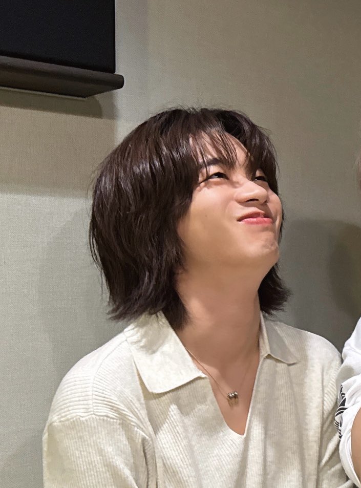 よ し む . tweet media