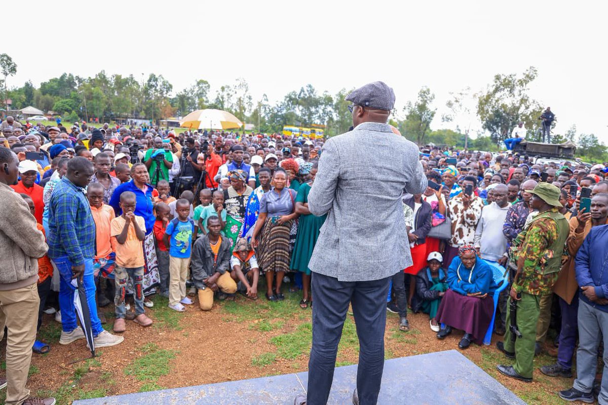 ray_omollo's tweet photo. The ongoing national initiative to register citizens for IDs is empowering individuals, especially those from rural communities, by giving them access to essential services and full participation in civic life.

Inspected the progress of this exercise in Masara, Suna West Constituency, Migori County.