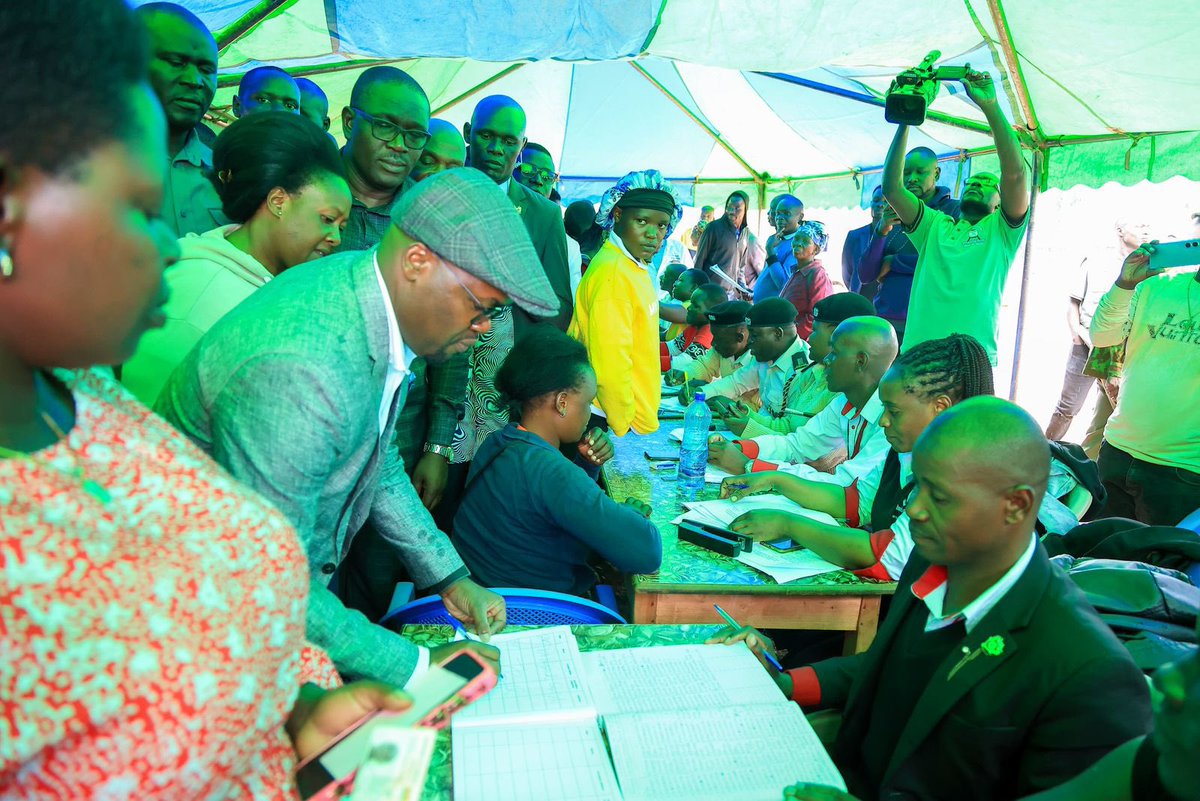 ray_omollo's tweet photo. The ongoing national initiative to register citizens for IDs is empowering individuals, especially those from rural communities, by giving them access to essential services and full participation in civic life.

Inspected the progress of this exercise in Masara, Suna West Constituency, Migori County.