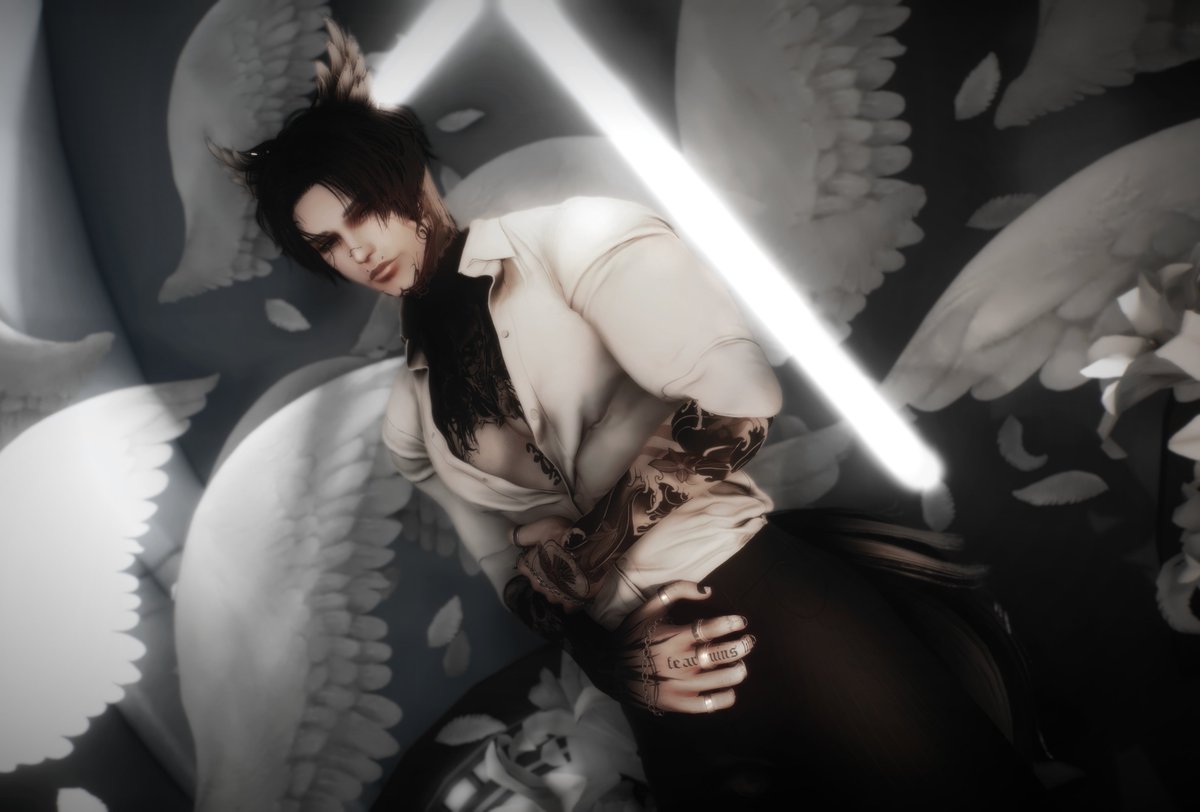 Caught between black and white

#gposer #miqote 

Big thanks to <a href="/PexiLune/">𑣲Pexi</a> for the backdrop!