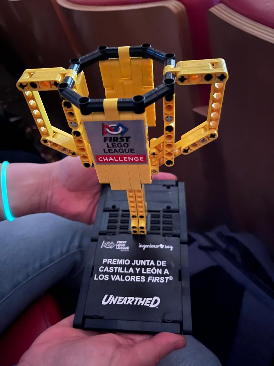 Primer premio a los Valores First para Los Pacos. ¡Enhorabuena, equipo! <a href="/FLL_Salamanca/">FLL Salamanca</a>