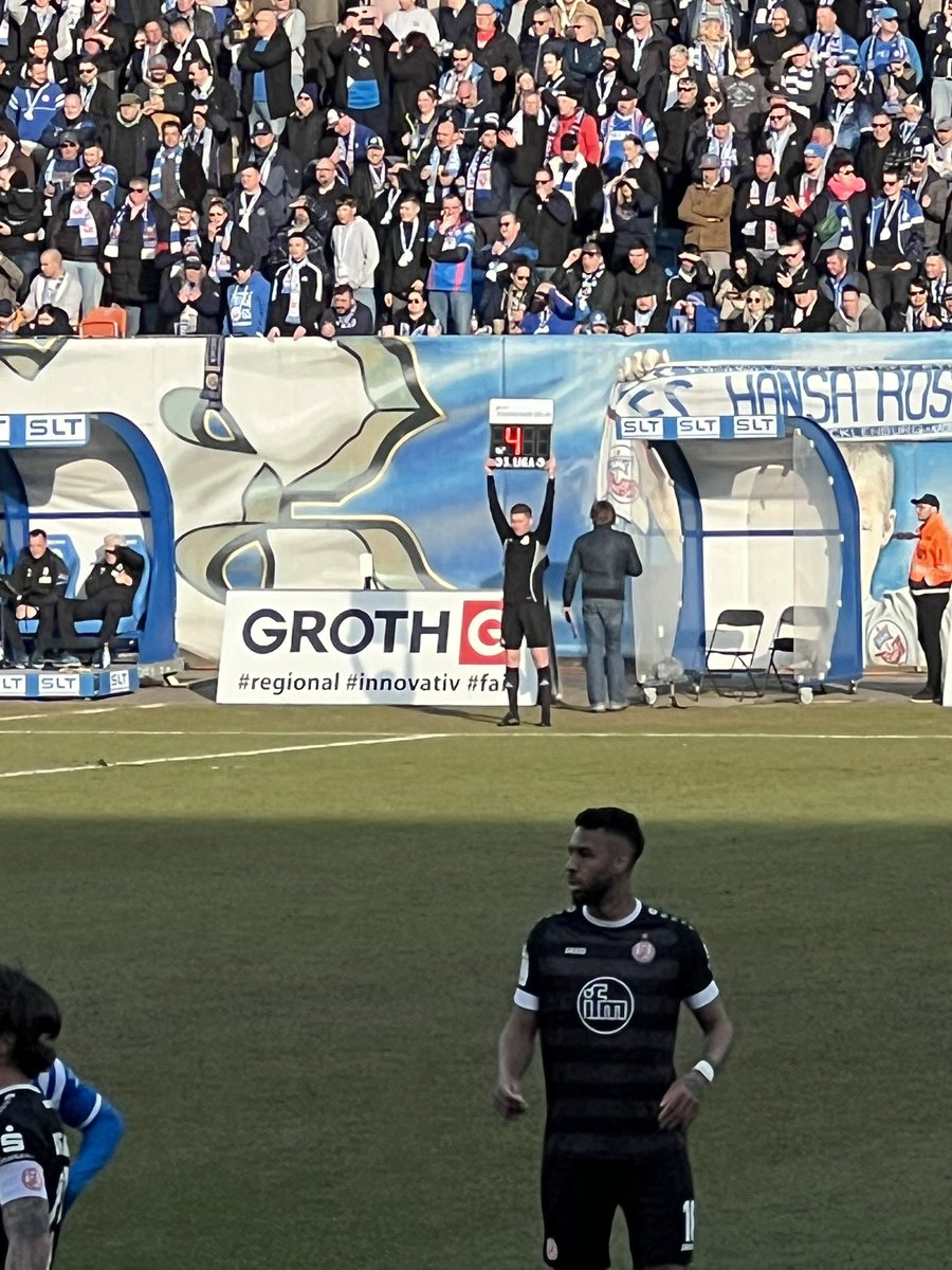 HANSAliveticker's tweet photo. 90‘ packende Partie neigt sich dem Ende! Kann Hansa die Führung über die Ziellinie bringen?
#FCHRWE
3:2 https://t.co/0zaAaoV7KK