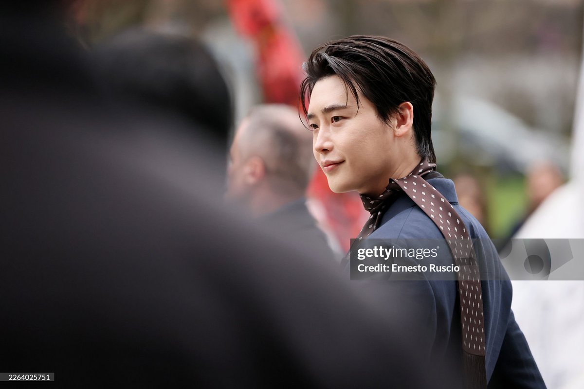 mojiddot's tweet photo. #이종석 밀라노 패션위크 페라가모 FW26 show 게티이미지 모으는 타래 

#leejongsuk #jongsuk #イジョンソク #ferragamo #ferragamoFW26 https://t.co/JrnenQPedK