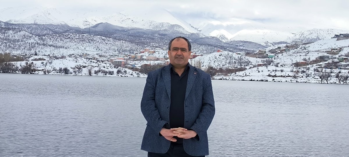 eminkocak18's tweet photo. Karın beyaza boyadığı dağlar, suyun duruluğunda saklı bir huzur…
Soğuk havaya inat, içimiz sıcacık; umut da, sabır da dimdik ayakta. ❄️🏔️ https://t.co/fJZH5rFqhV